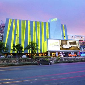 Whiz Prime Hotel Kelapa Gading